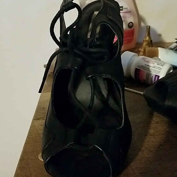 Stilettos - Picture 2 of 5